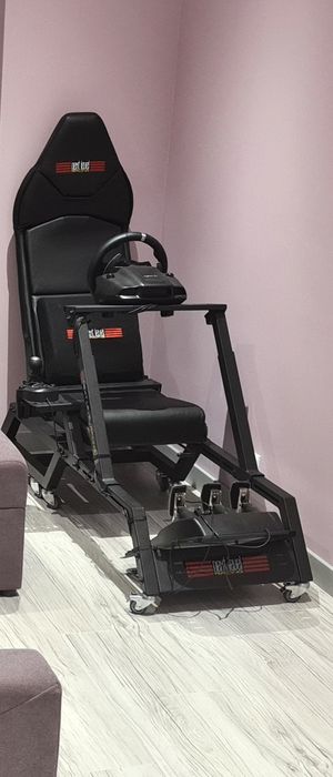 Zestaw do simracingu (fotel + kierownica) - jak nowy - kilka razy użyty