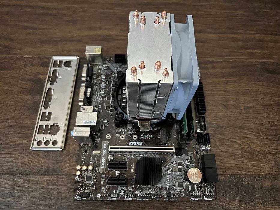 Бесплатная доставка Игровой комплект i7-9700/16GB DDR4 3200 Гарантия