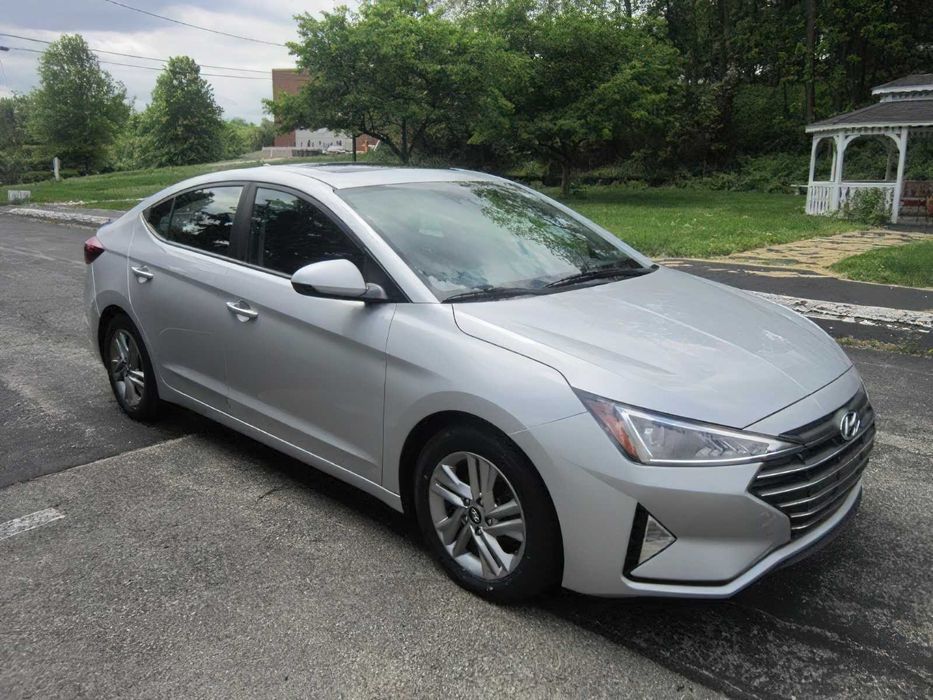 Hyundai Elantra Limited      2019