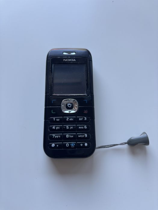 telefon komórkowy Nokia 6030 zestaw z ładowarką i słuchawkami używana