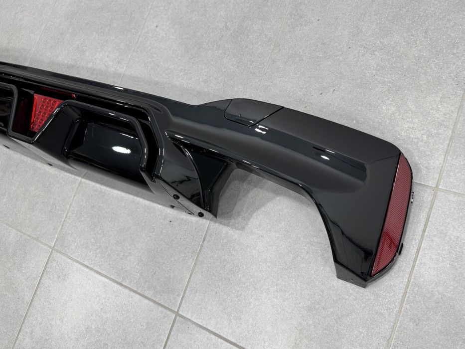 Дифузор G30 Competition BMW 5 накладка заднього бампера зі стопом