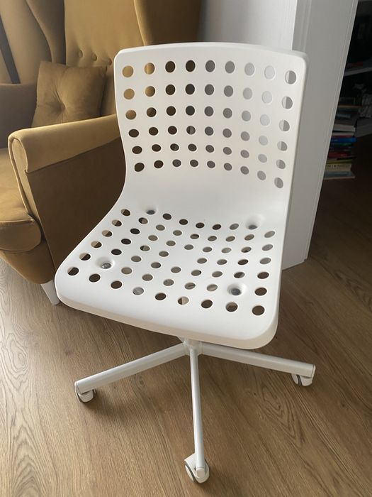 Krzesło  ikea na kółkach