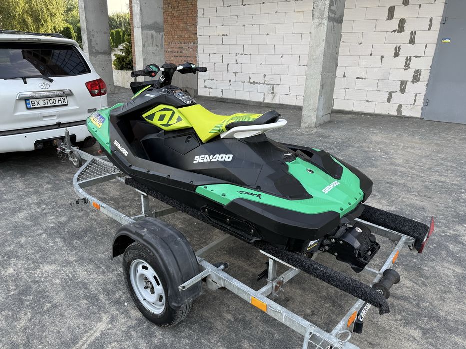 Гідроцикл BRP Spark Trixx. Офіційний