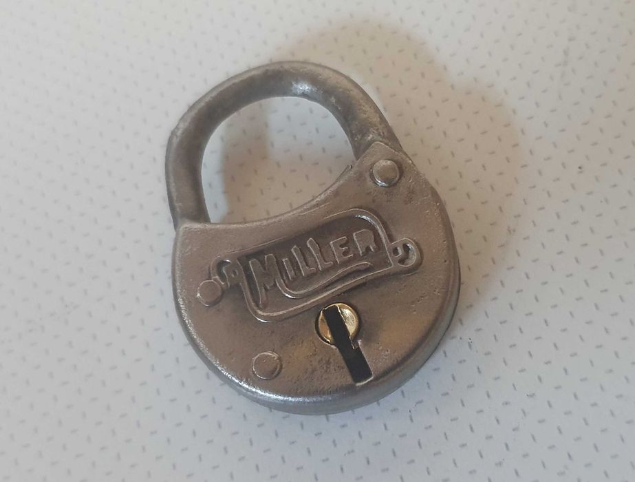 Pequeno cadeado Miller - antiguidade colecionável