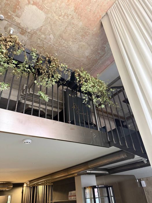 Оренда фасадного приміщення 240 м2 по вул .Січових Стрільців