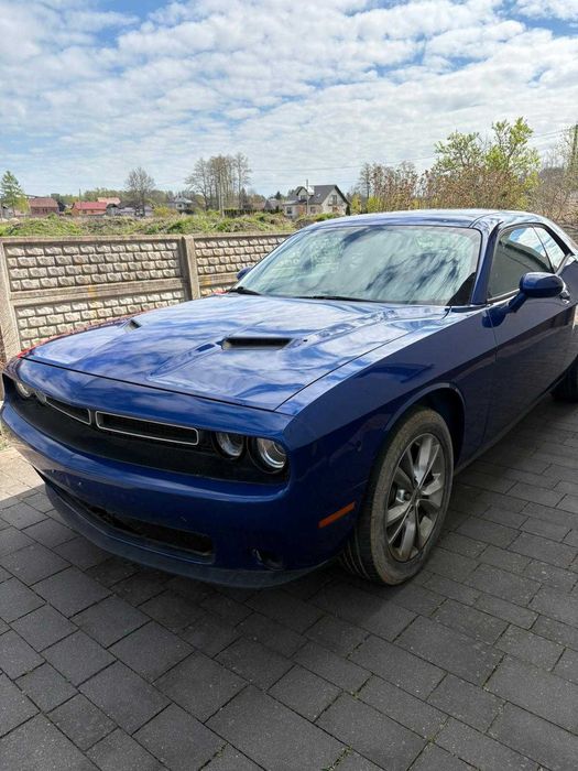 Dodge challenger 3.6 sxt AWD 2021r