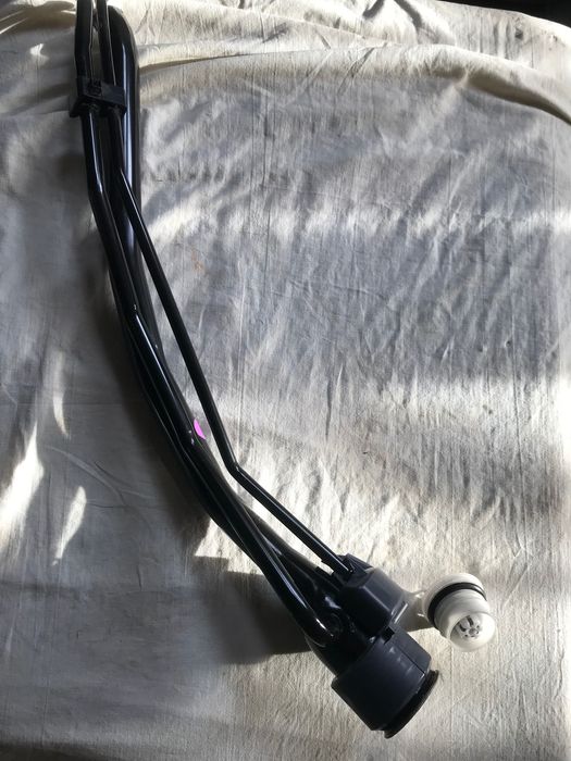 TOYOTA HIGHLANDER 2020-2024 горловина бензобака лючок(кришка)