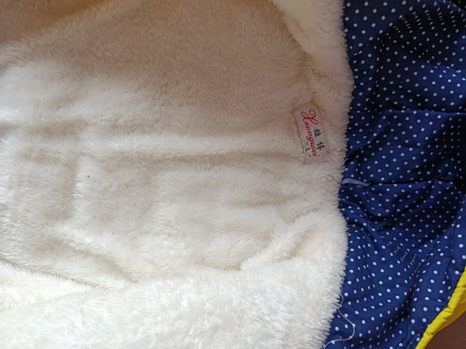 Дитяча курточка біла і жовта