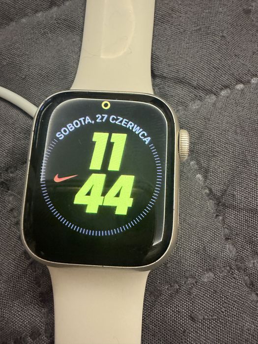 Apple Watch Series 7 (GPS + Cellular)