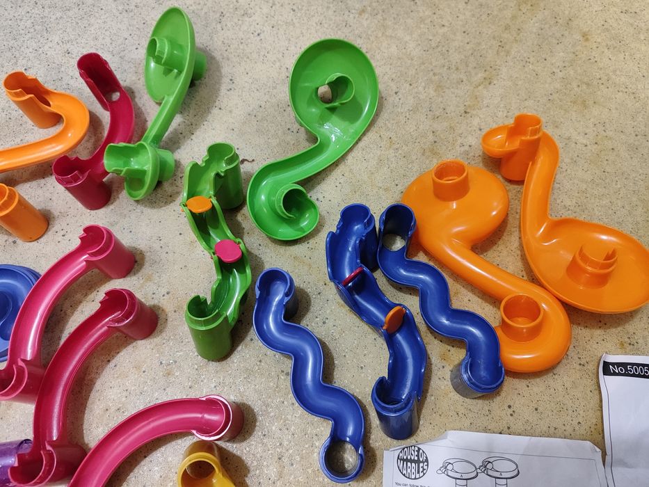 Детский конструктор башня