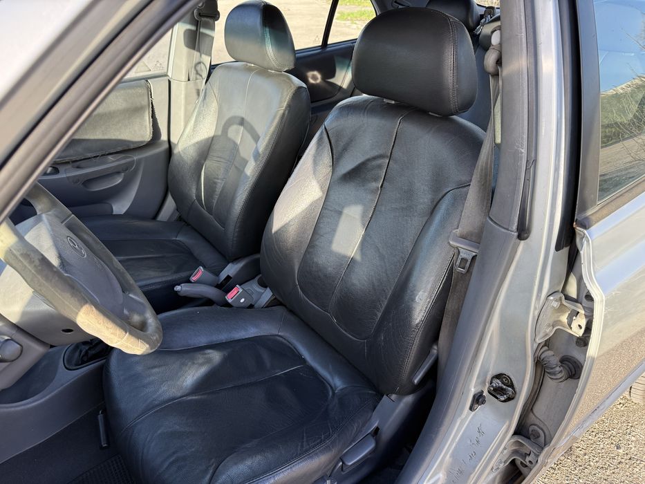 Hyundai accent 200464846428950786124