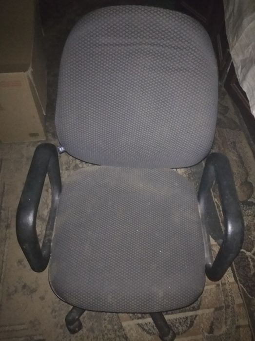 Продам крісло-стілець на коліщаткахдля відпочинку, роботи..