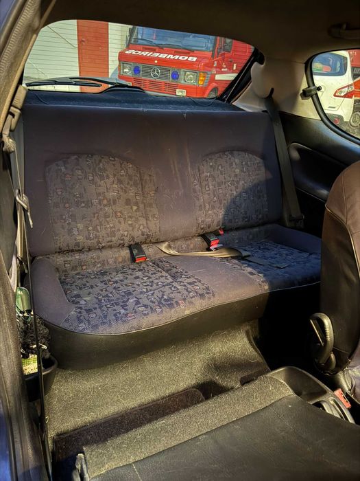 Peugeot 206 1.1 XR ano 2000
