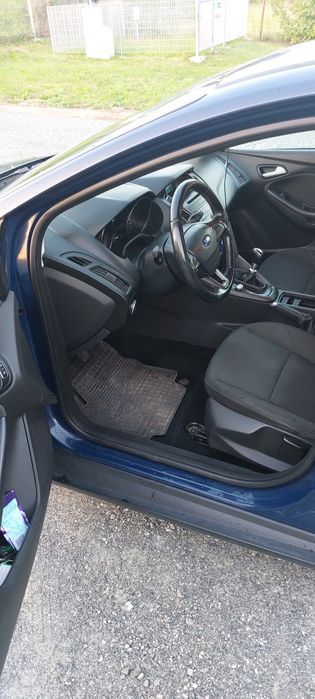 Ford Focus Mk III FL po kolizji, drzwi w cenie.