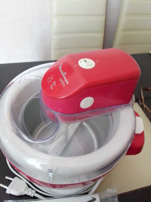 Продам мороженицу Moulinex