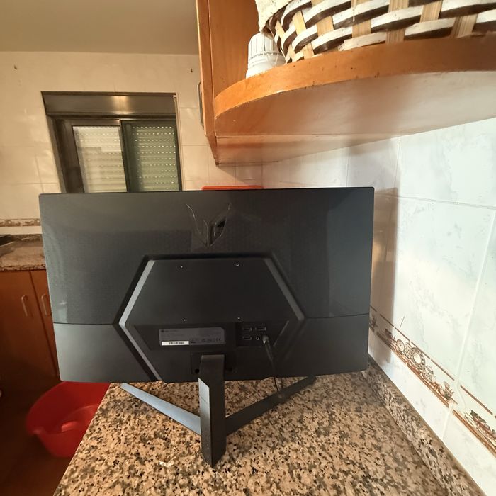 Monitor LG UltraGear 27" 165Hz (Modelo 27GQ50F-B) - Perfeito Estado!