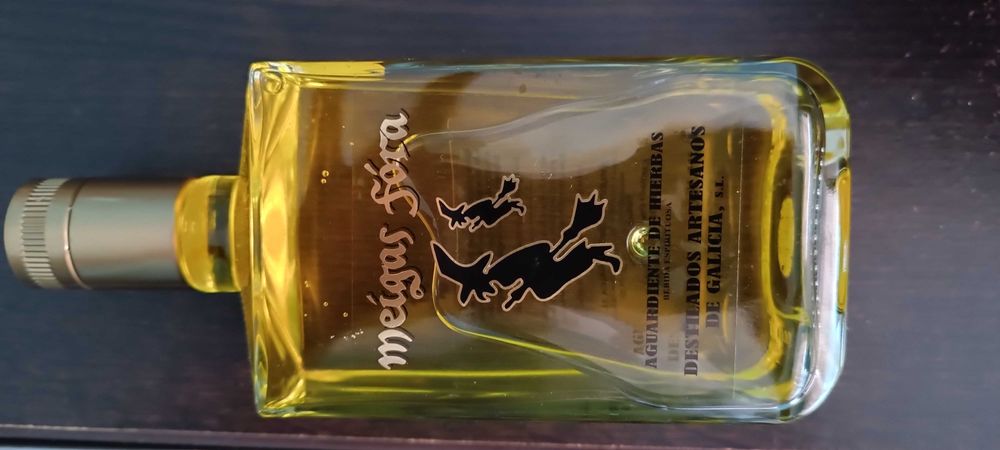 Licor Hierbas Escarchado - Meigas Fora