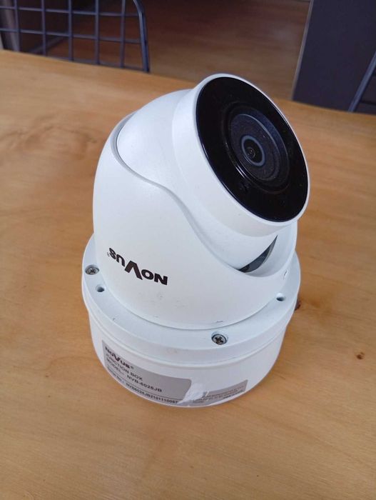 Kamera NOVUS NVIP-2VE-6501/F + Uchwyt NVB-6025JB- IDEALNY STAN