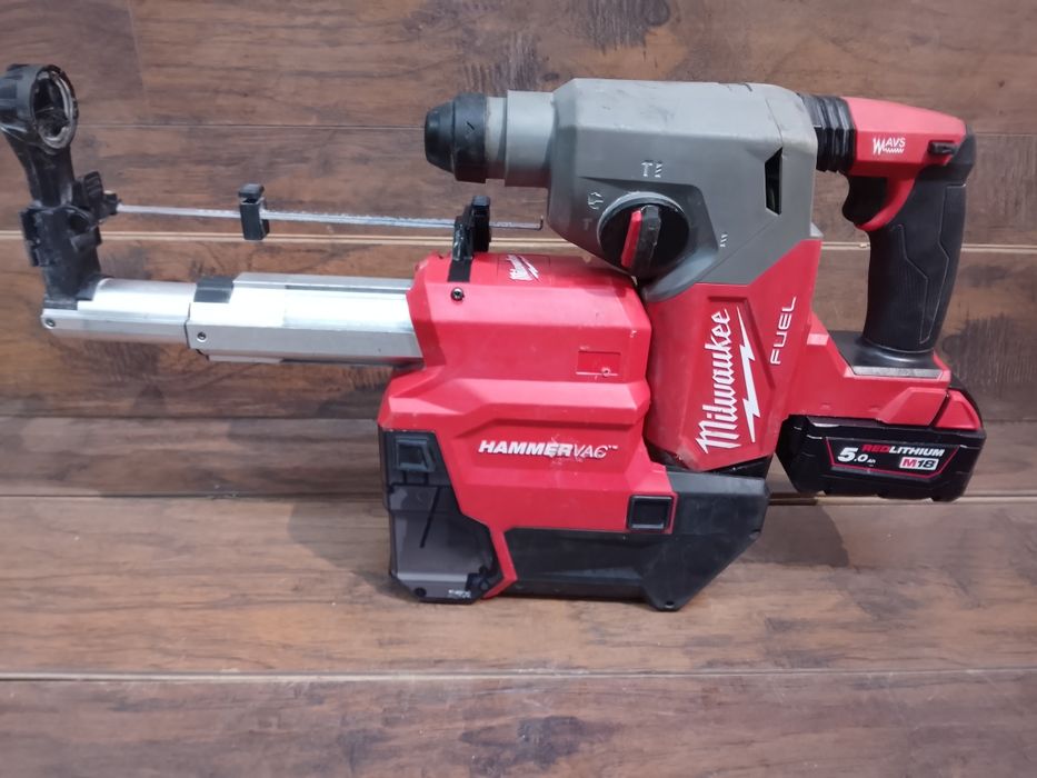 Milwaukee M18 FH młotowiertarka z odsysaczem FDDEXL baterią 5ah