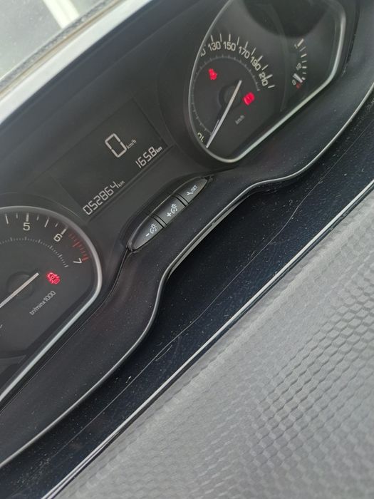 Peugeot 208 — fotografia 6