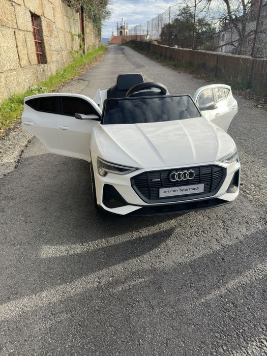 Carro a bateria criança Audi e-tron