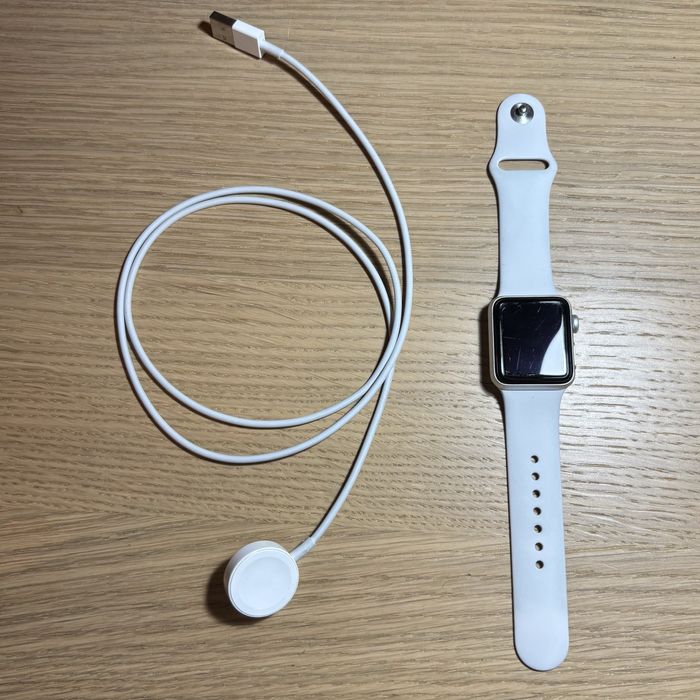 Apple Watch series 3 38mm srebrny, pudełko, ładowarka