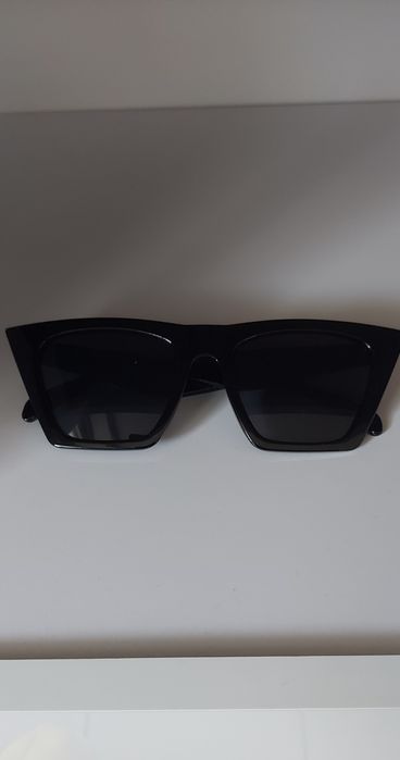 Czarne okulary przeciwsłoneczne nowe