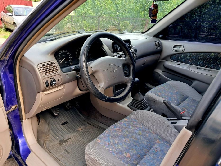 Продам TOYOTA COROLLA