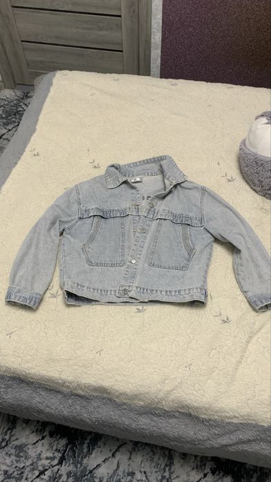Продам джинсову куртку