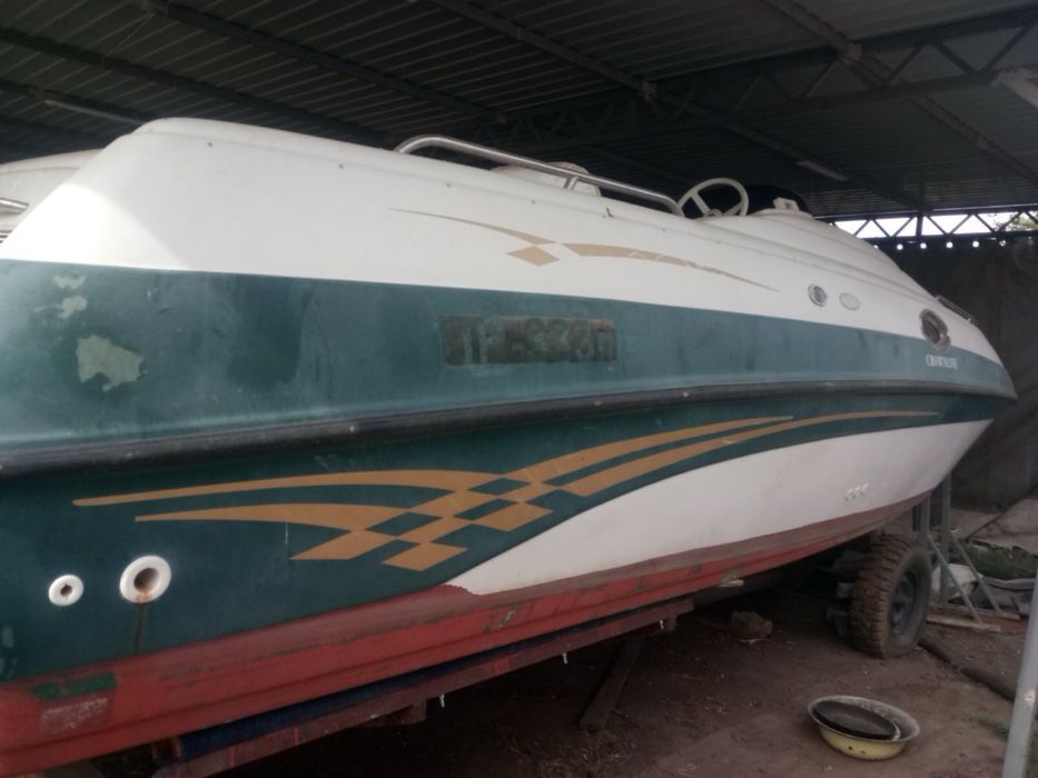 Катер пластиковий Crownline