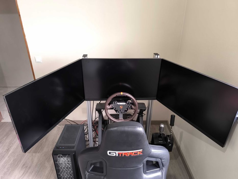 Simracing (Monitores e suporte triplo de alumínio)