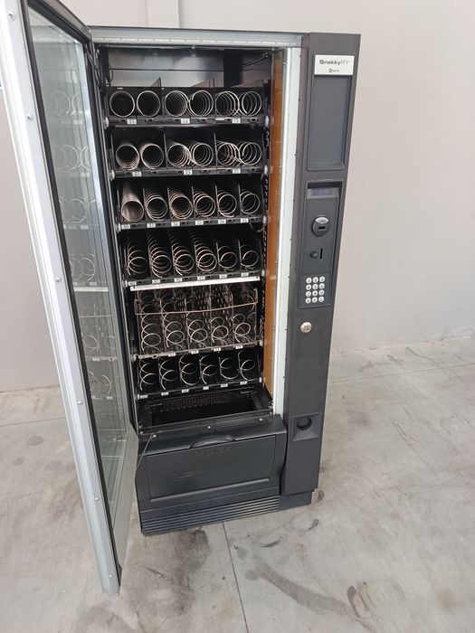 Máquina de Vending Necta Snakky RY Food