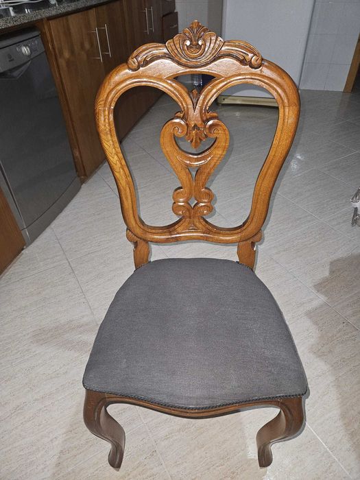 Mesa de jantar desdobrável + 8 cadeiras