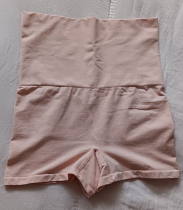 Triumph Soft Sculpt Bandeau Short szorty modelujące rozm. 40