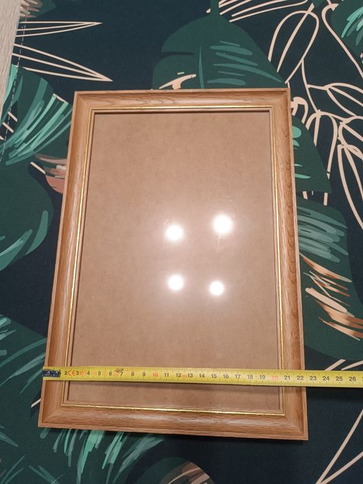 Rama na zdjęcie antyrama ze złotym zdobieniem