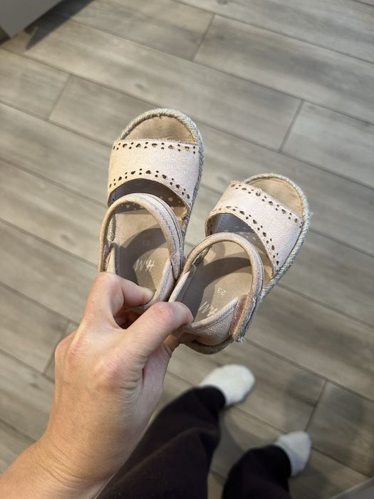 Босоніжки H&M 23 розмір , дівчинка