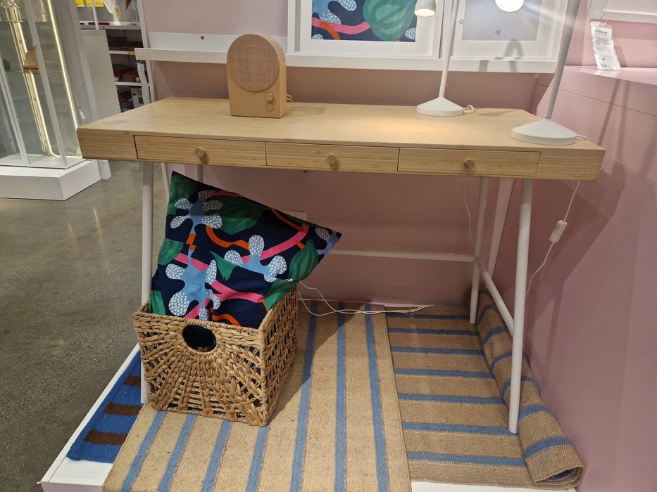 Secretária /aparador em bambu