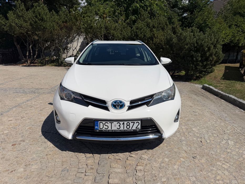Toyota Auris 1.8i hybryda oryginalny przebieg.