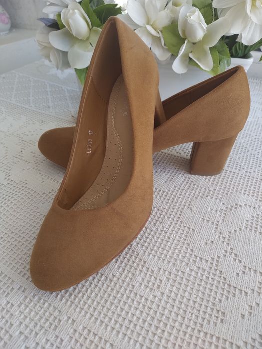 Sapatos camel elegantes e confortáveis - You and Me - Tamanho 37