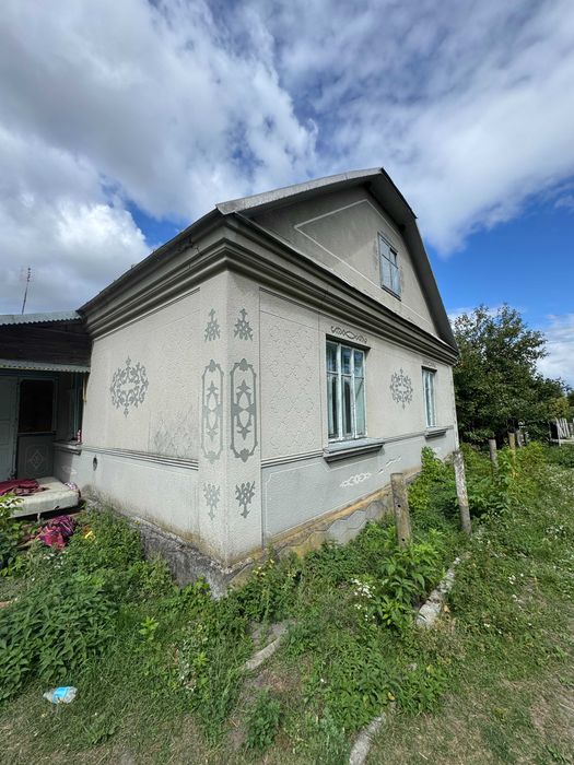 Продається просторий будинок с. Комарівка (Дубенський р-н.) - 50 соток приватизованої землі!!!