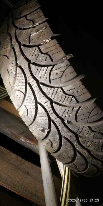 Продам шины 2 шт.205/70/15