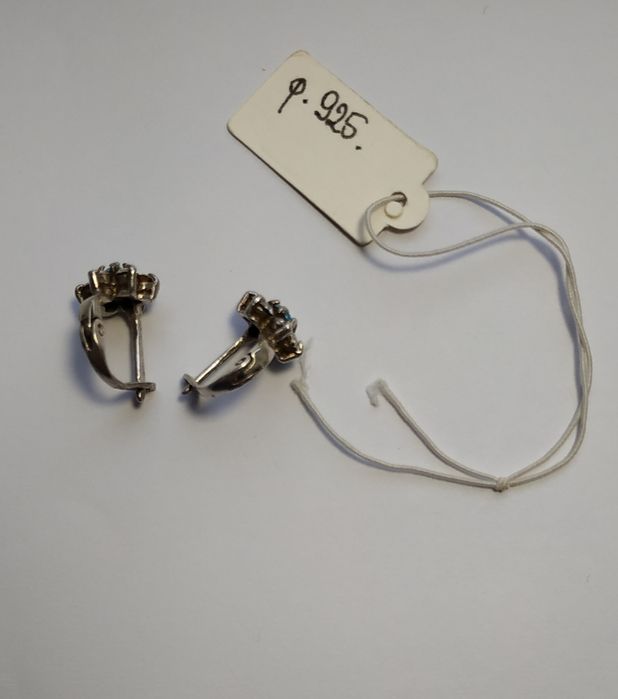 Сережки серебрянные женские !