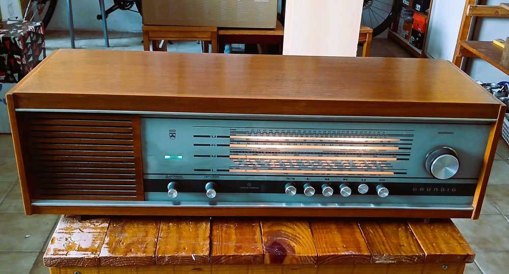 Rádio Grundig RF145