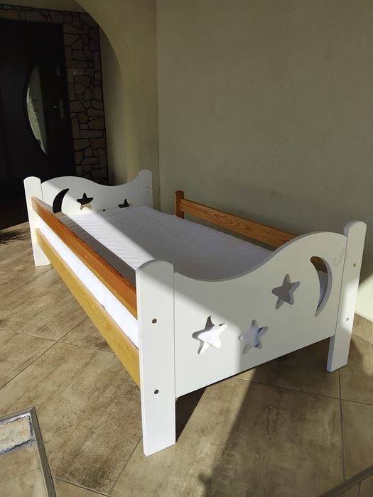 łóżka  dziecięce z materacem 80 na 180