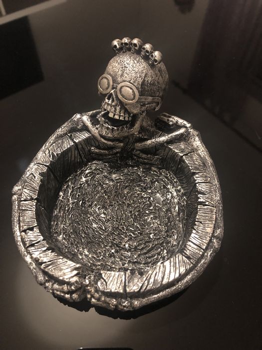 Vendo cinzeiro Skeletor