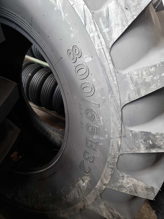 Opona 800/65-32 16PR TT 164A8 JH605 (30.5L-32)