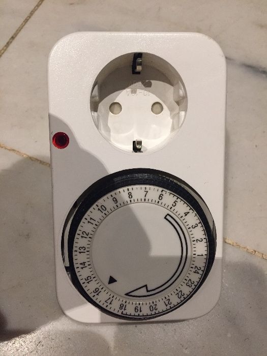 Power Socket Clock64751293286657123