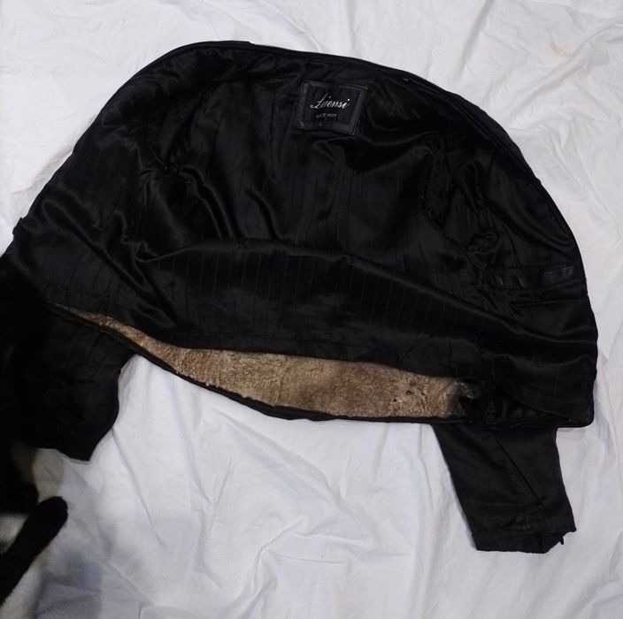 Чёрная мужская кожанка