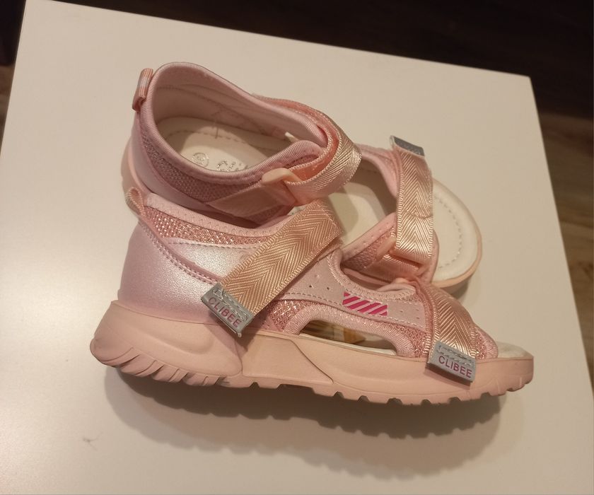 Sandały dla dziewczynki 31