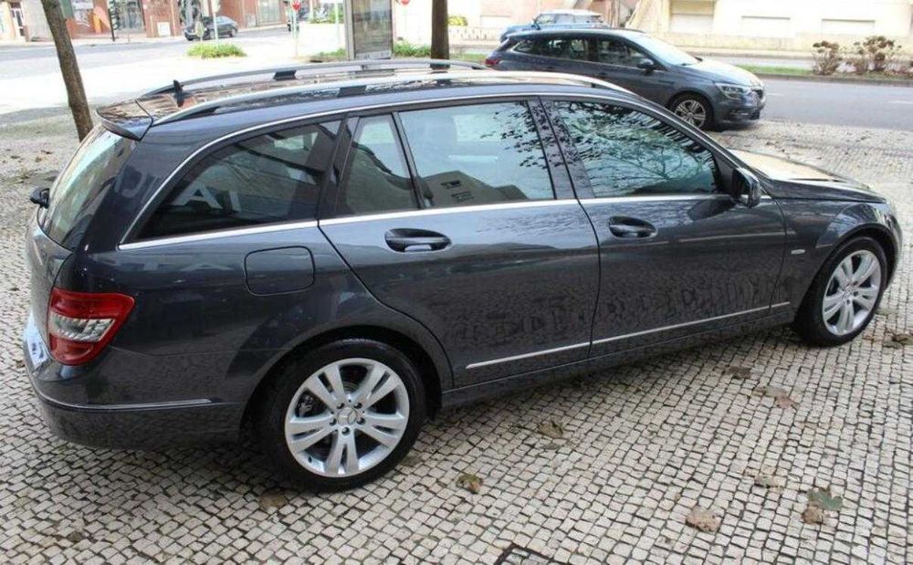 Carrinha Mercedes 220CDI Avangarde em excelente estado